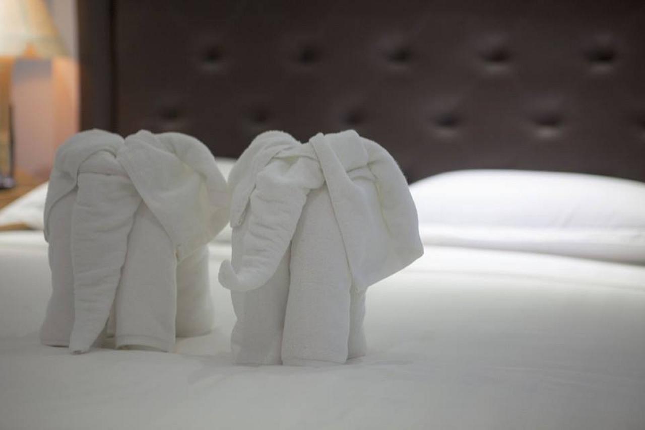 Woodland Hotel Rangoon Eksteriør billede