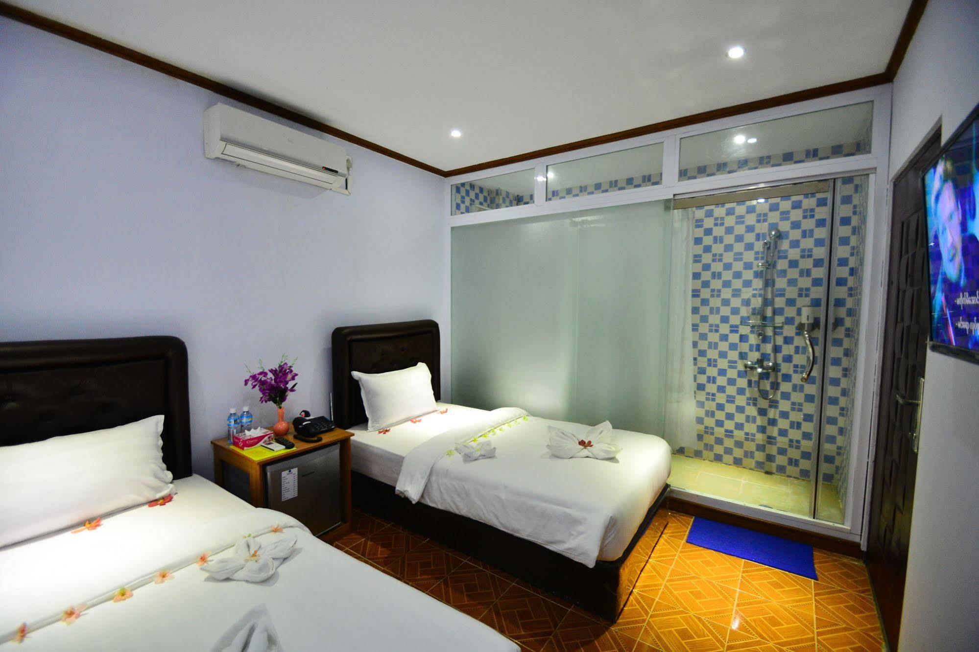 Woodland Hotel Rangoon Eksteriør billede