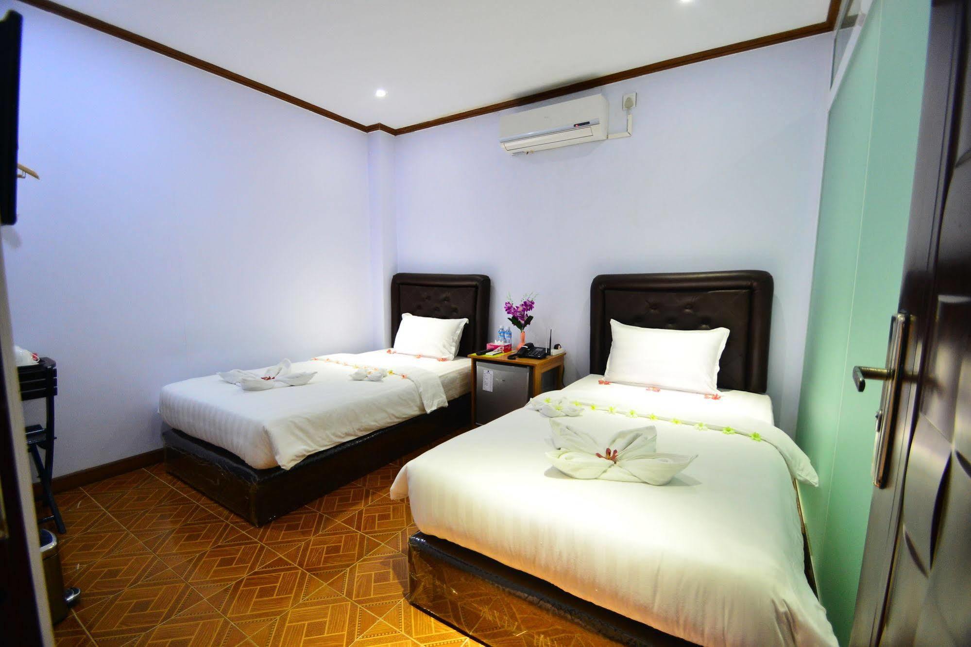 Woodland Hotel Rangoon Eksteriør billede