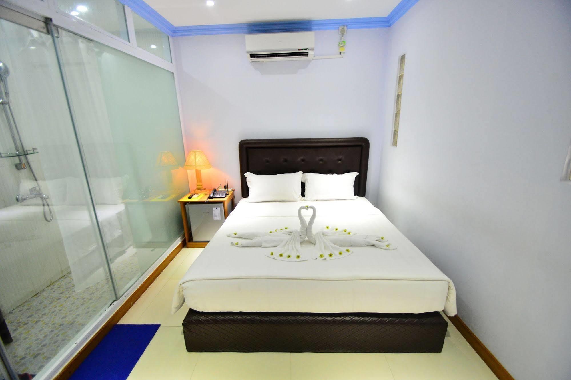 Woodland Hotel Rangoon Eksteriør billede
